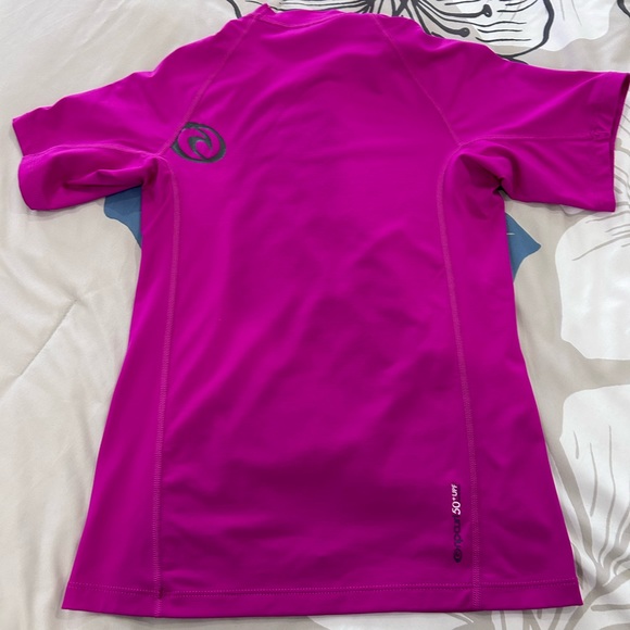 RIP CURL • Girl/Junior Pink Athletic T-Shirt • sz Large/12 - Picture 2 of 9